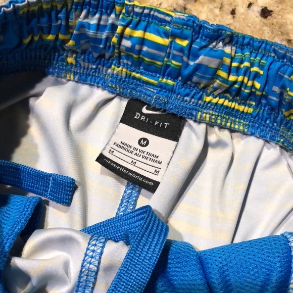 Boys Nike Short - Picture 4 of 7